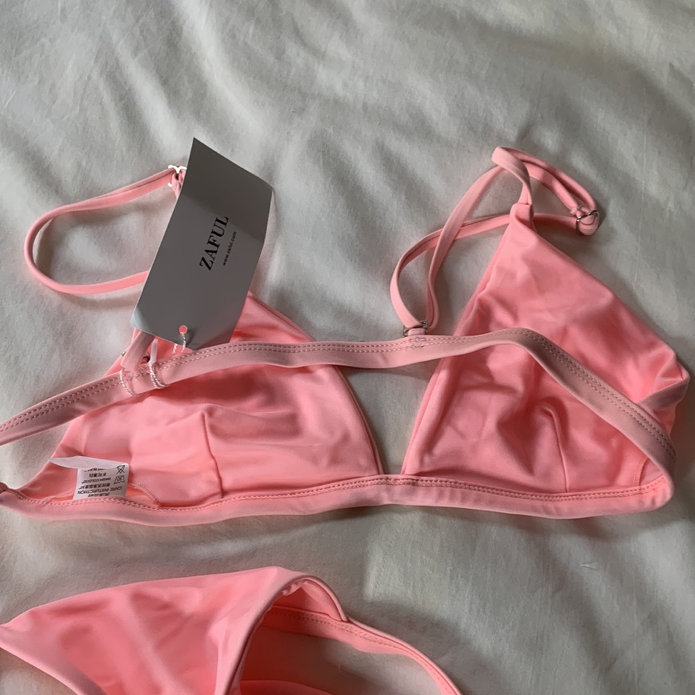 Pink Bikini - Picture 4 of 5